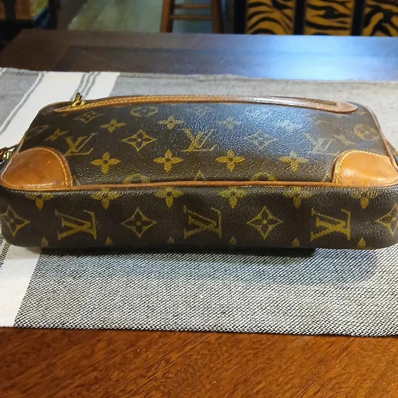 Louis Vuitton Brown Monogram Clutch bag - Picture 5 of 16